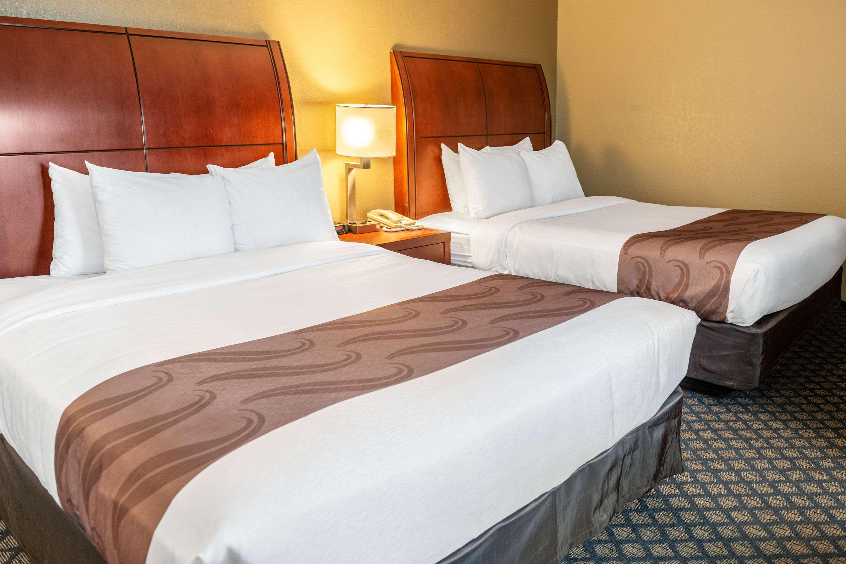 Quality Inn & Suites Seville Exterior foto